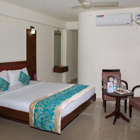 Angel Park Hotel Hajdarabad Zewnętrze zdjęcie